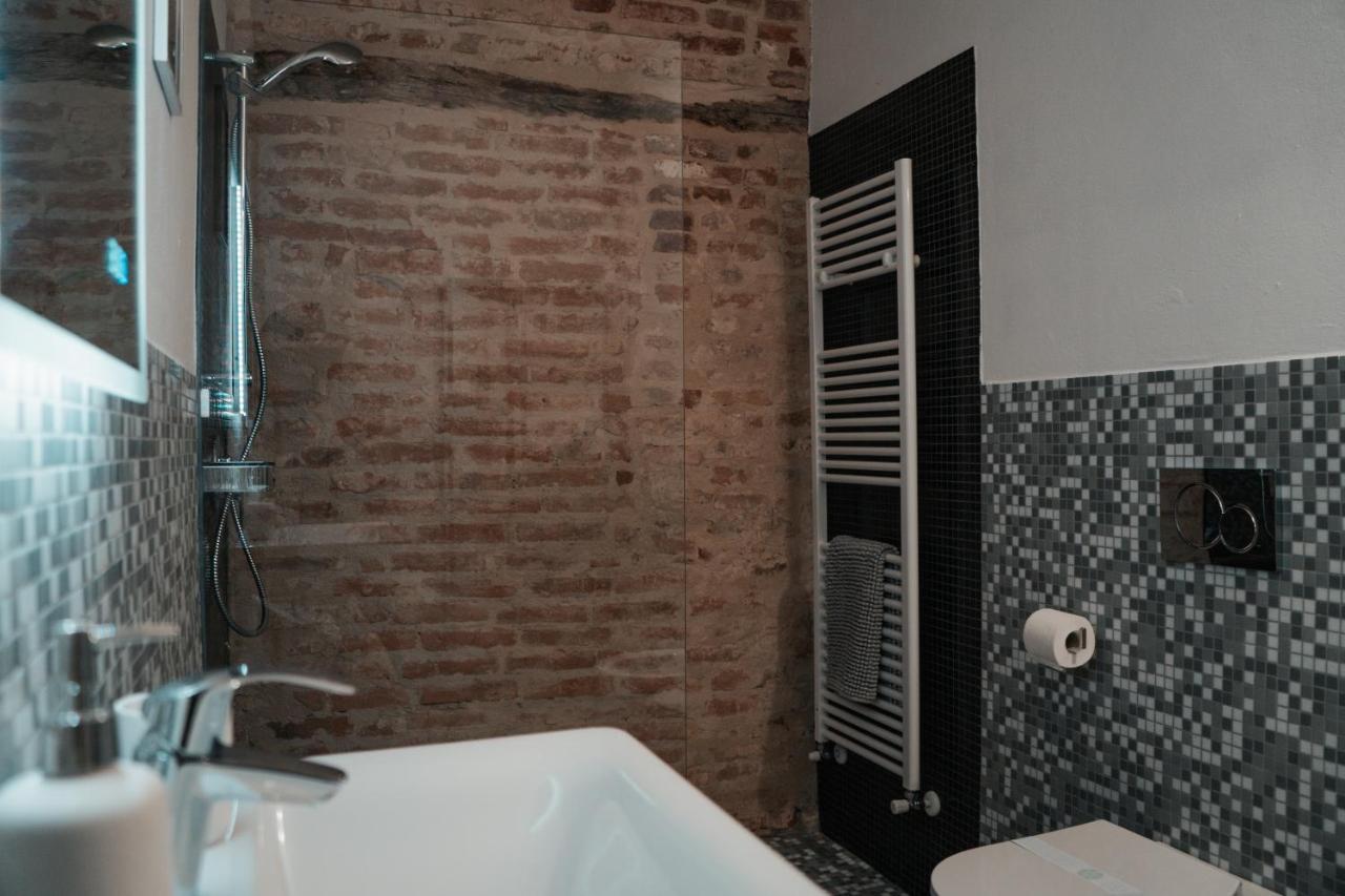 Centro Storico Recinto Dei Nobili 2-Private Parking Appartement Asti Buitenkant foto